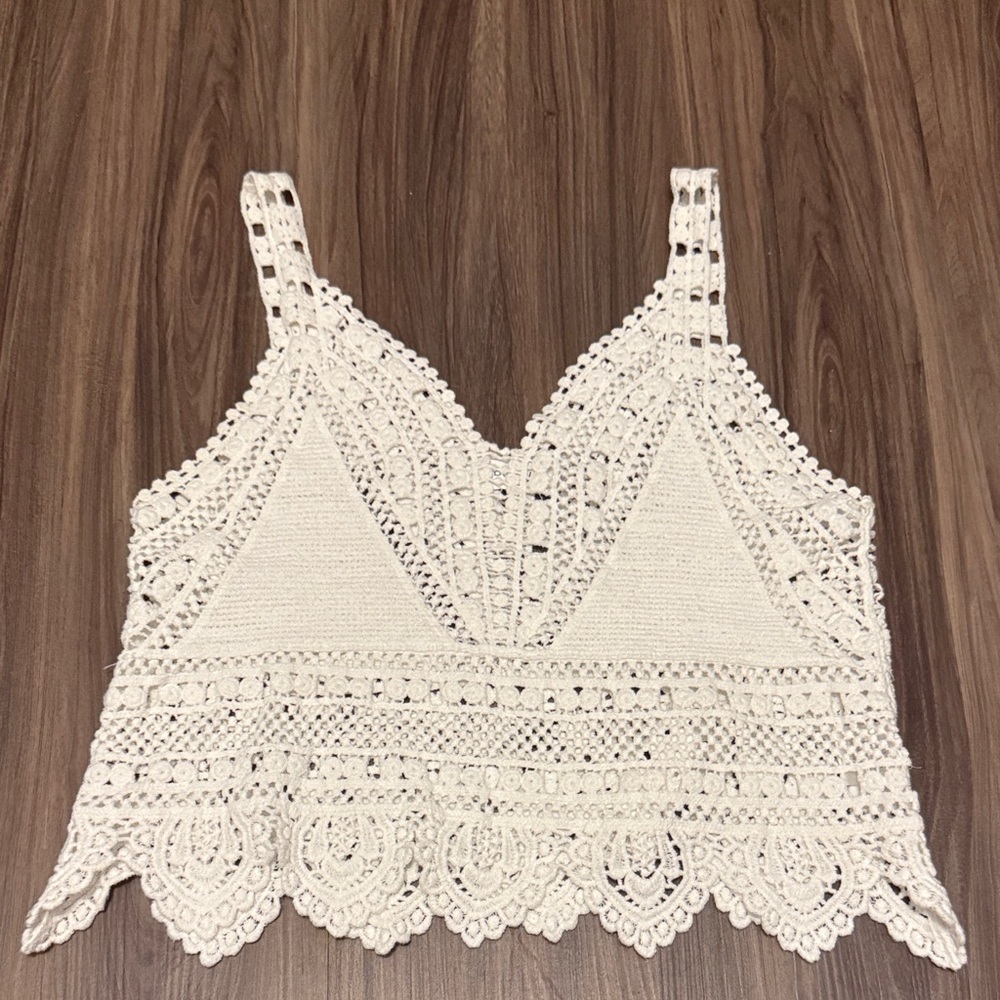 Beachy lace top -Bluivy